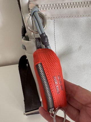 Bolso bandolera gris