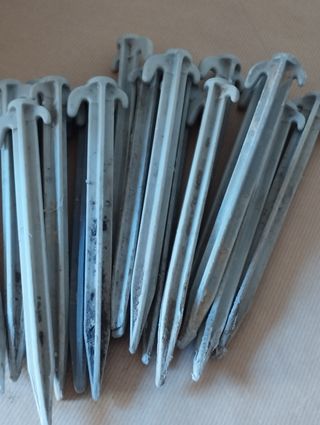 23 Piquetas Camping - Tiendas