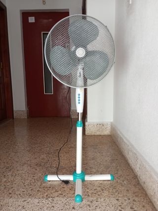 Ventilador pie 40W giratorio