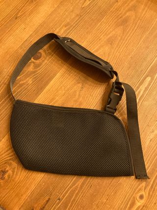 Cabestrillo infantil + funda baño