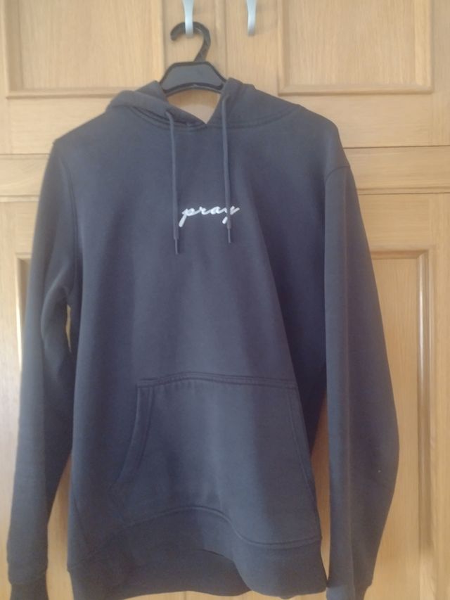 Felpa nera con cappuccio - Prega