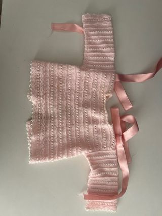 Variada ropa para bebé reborn + manta 