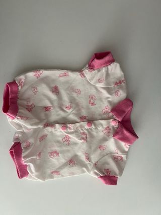 Variada ropa para bebé reborn + manta 