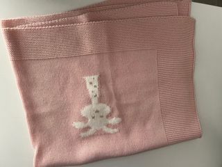 Variada ropa para bebé reborn + manta 