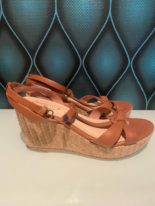 Sandalias cuña Mango Violeta