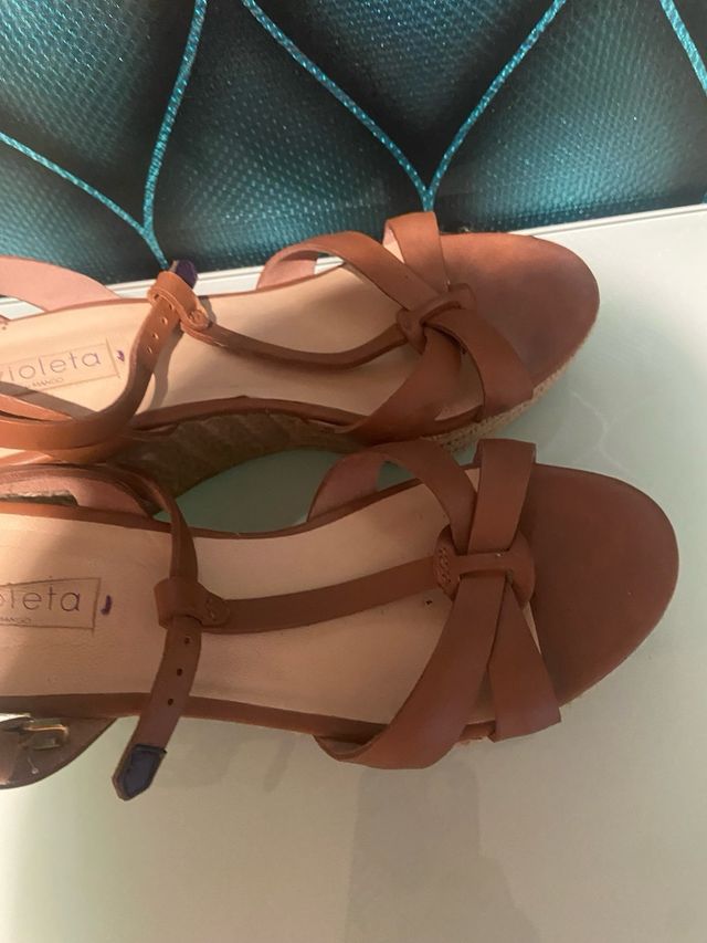 Sandalias cuña Mango Violeta