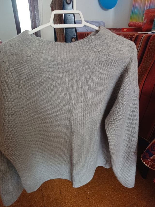 Suéter gris de lana