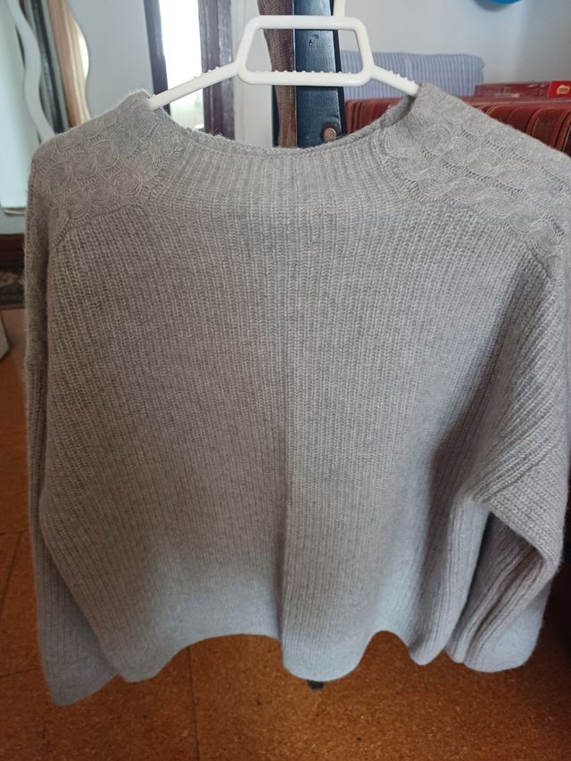 Suéter gris de lana