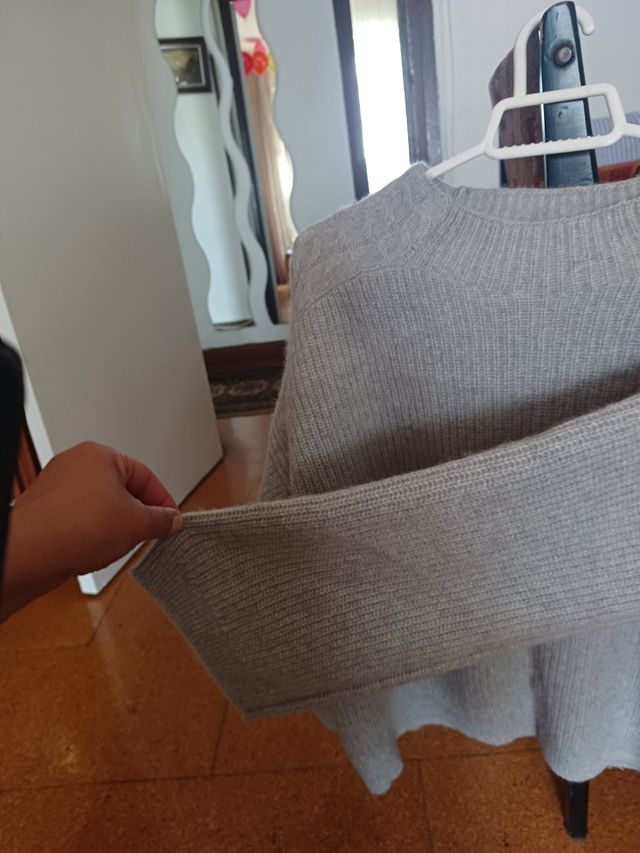 Suéter gris de lana