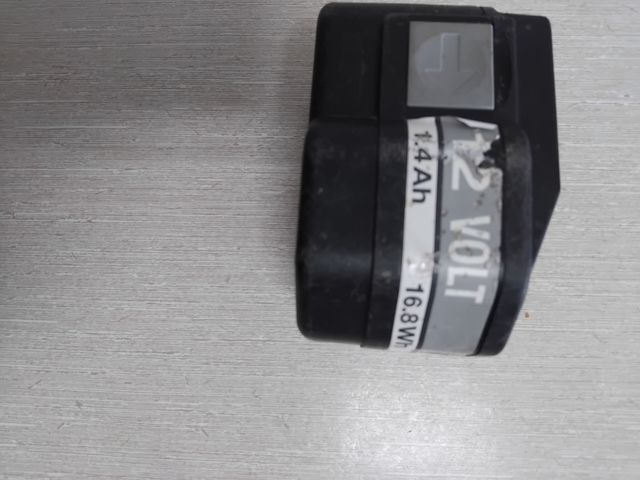 Cuerpos de batería AEG 12V 1.4Ah y Einhell litio.