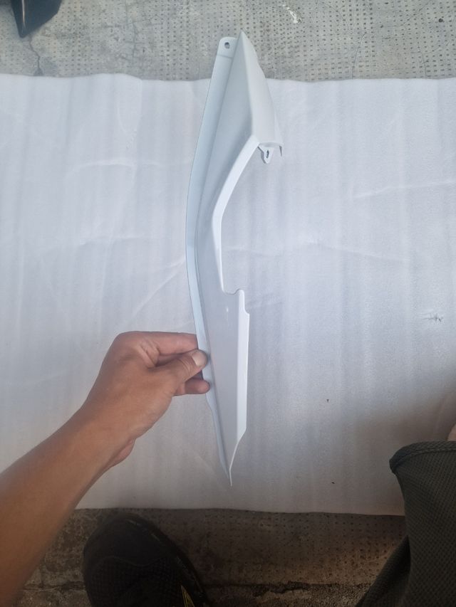 CARENA FIANCHETTO POSTERIORE DESTRO VERSYS 650