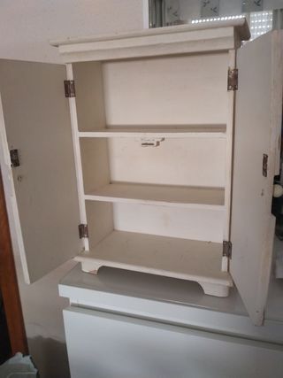Mueble madera blanco vintage