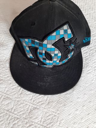 Gorra DC Shoes negra y azul