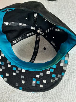 Gorra DC Shoes negra y azul