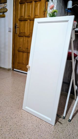 Puerta blanca de madera para muebles d ikea