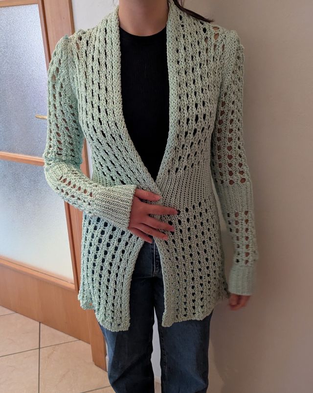 Cardigan menta lavorato a maglia