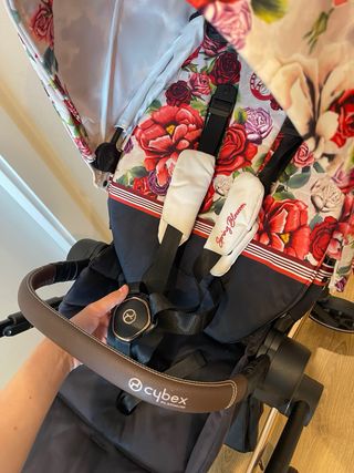 Cochecito Cybex: capazo, silla, ruedas. 