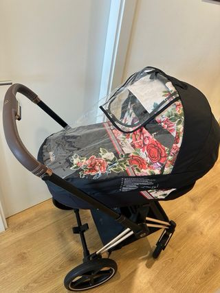 Cochecito Cybex: capazo, silla, ruedas. 