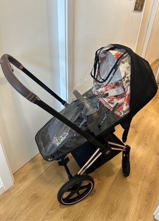 Cochecito Cybex: capazo, silla, ruedas. 