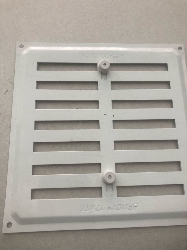 Válvulas de Agua 1/2" y rejillas