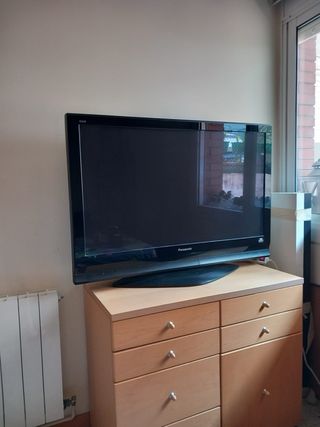 TV Panasonic 42" negra