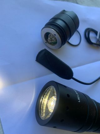 Linterna LED LENSER LL1061 - Kit Armas