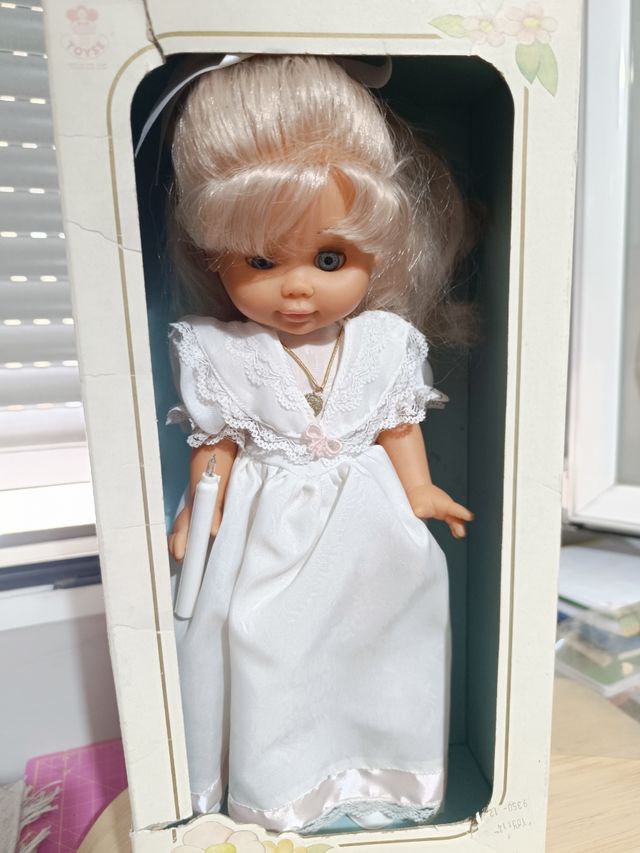 Muñeca comunión Toyse, conserva la caja.