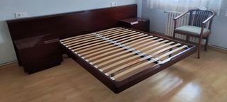 Dormitorio matrimonio con mesitas espejo tocador 