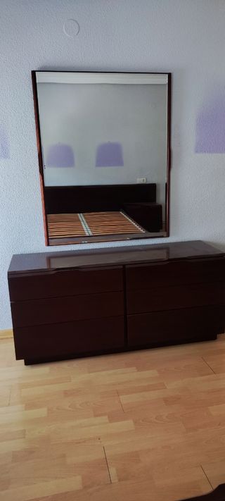 Dormitorio matrimonio con mesitas espejo tocador 