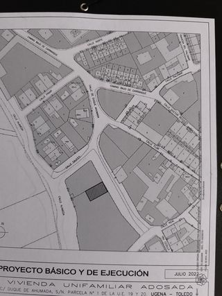 Parcela urbana con proyecto y licencia