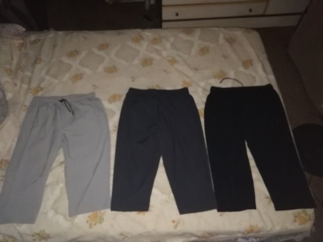 3 Pantalones pirata: Negro y Gris