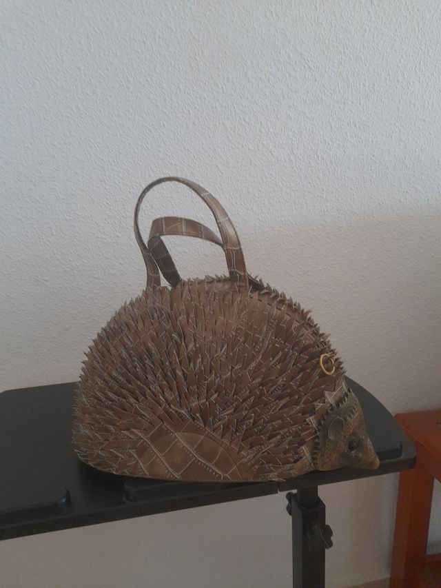 Bolso erizo marrón dorado
