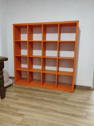 Estanterías modular naranja