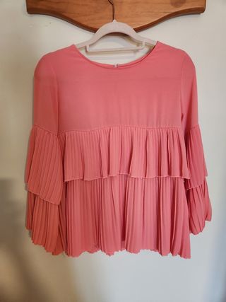 Blusa rosa plisada