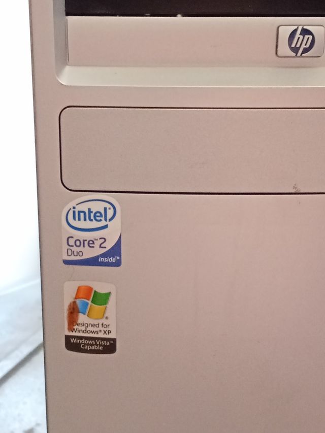 Torre HP Compaq Core 2 Duo - Windows XP