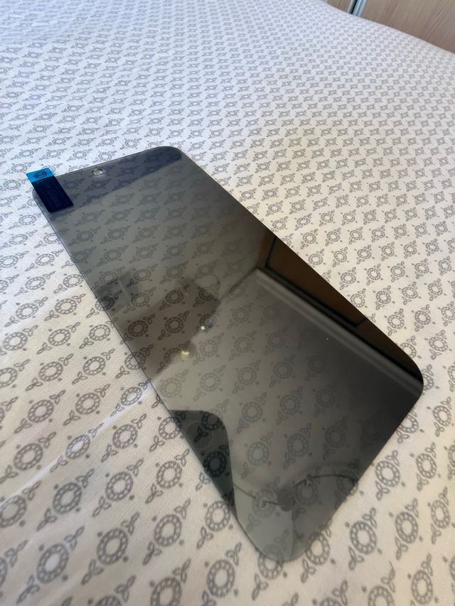 Protector pantalla iPhone 15 Pro Max + funda rosa