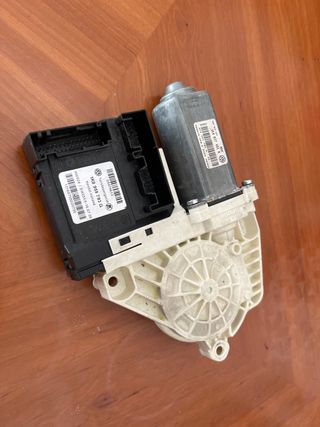 Motor elevalunas VW 1K0 959 793 G