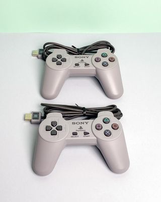 PlayStation Classic Mini + 2 Controller