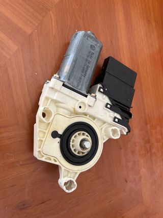 Motor elevalunas 1K0 959 703 C