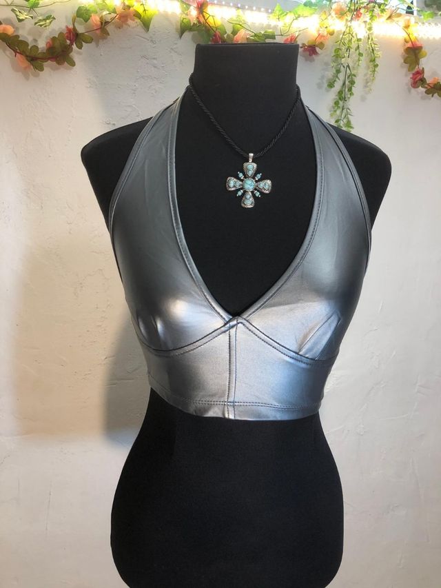 Top halter plateado