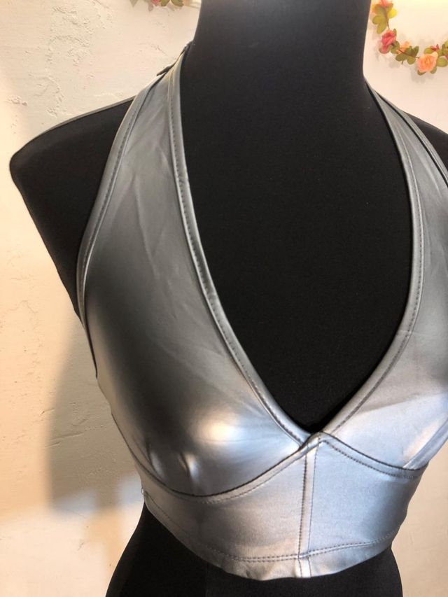 Top halter plateado