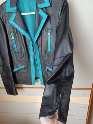 Cazadora piel negra-azul