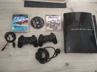 PS3 (PlayStation 3) negra + 2 mandos