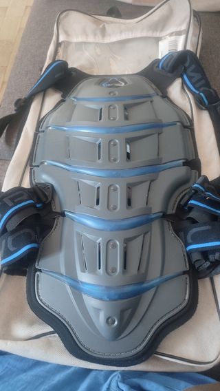 Paraschiena Tryonic Feel 3.7 tg. M