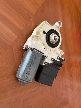 Motor elevalunas 1K0 959 704 C