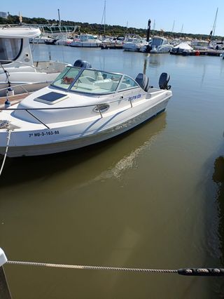 Barco Delfin 520-  dos Motores Yamaha uno de 50 CV
