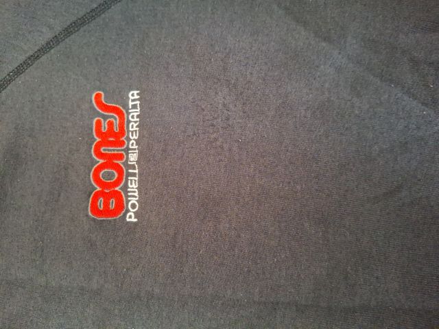 Felpa Bones Powell Peralta