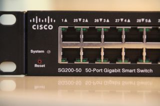 Switch Cisco SG200-50 Gigabit 50 puertos