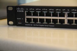 Switch Cisco SG200-50 Gigabit 50 puertos