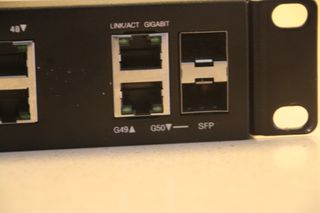 Switch Cisco SG200-50 Gigabit 50 puertos